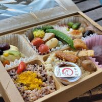 Between B16 and B18. I was given 2 options 'japanese style' or 'american style '. This was Japanese style. I also saw an inigiri stand next to the smoothie place that looked promis at Masumoto - Ginza Mitsukoshi in Tokyo