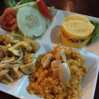 4 dishes in 1 at Karamba Restobar  in Paracas