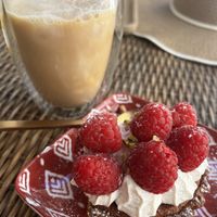 Torta de frambuesa   at Nuts in Biarritz