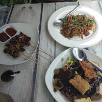 Sate, kwe tiaw and siobak yum! at Vegi House in Singaraja