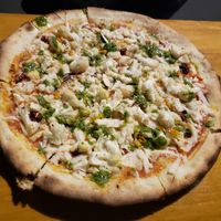 Vegan pizza yummm at Rupestre in Guadalajara