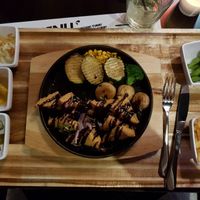 Vegan sissling plater at Omnomnom in Heerlen