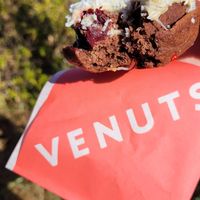  at Whyte - VENUTS in Tokyo