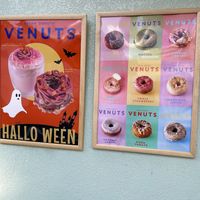  at Whyte - VENUTS in Tokyo