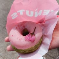 Sakura/Matcha at Whyte - VENUTS in Tokyo