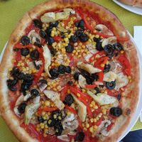 Pizza vegetaria ohne Käse at La Perla in Sighisoara