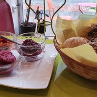 Aufstrich mit Brötchen at Hippo Bio Vegan in Hannover