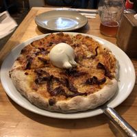 Pizza at Olivia in Medellin