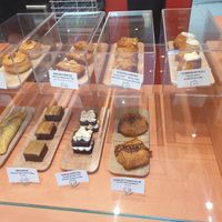 Decadent desserts at nice prices at Buddy Buddy in Brussels