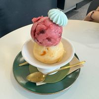 Cherry blossom & apricote blossom ice cream at AcheMi in Seoul