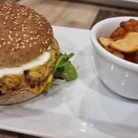 Veggie frokostburger at The Spot Cafe in Roedovre