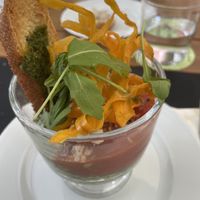 HUEVO POCHE A LA COPA CON ESPINACAS A LA CREMA: muy rico!!!   at L'Encant Vegetaria in Barcelona