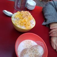 Mango sticky rice and mochi at Knees to Chin in Brussels