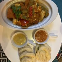 Ragout legumes et tofu, pains tibétains   at Karma in Nancy