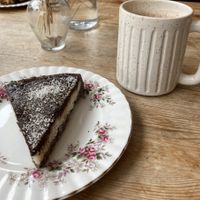 Pointe choco-coco & chocolat chaud at Epicerie Muscade in Montreal