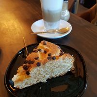 Coco and clementine cake at Fräulein Grün in Garmisch Partenkirchen