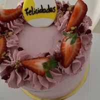 Tarta de fresa y vainilla at Petits Délices in Mataro