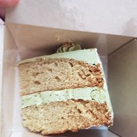 Pastís de festuc i vainilla at Petits Délices in Mataro