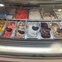 7 vegan flavours, first row at That's Amore in Siena