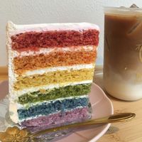Rainbow cake at Shochiku-en in Tokyo