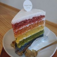 Rainbow cake at Shochiku-en in Tokyo