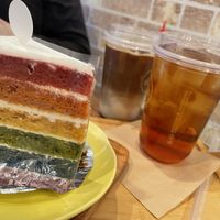 Yum! Rainbow cake! at Shochiku-en in Tokyo