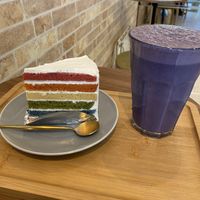 Rainbow cake and blueberry smoothie  at Shochiku-en in Tokyo