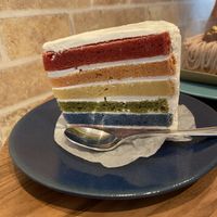 Rainbow cake 🌈  at Shochiku-en in Tokyo