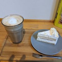 Latte and lemon cake at Shochiku-en in Tokyo