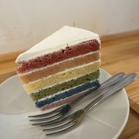 Rainbow cake  at Shochiku-en in Tokyo