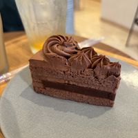 Chocolate cake   at Shochiku-en in Tokyo