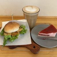 Tofu skin burger, oat latte, mousse cake   at Shochiku-en in Tokyo