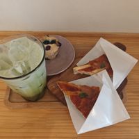 Usually only 1 slice, but I ordered an extra one at Shochiku-en in Tokyo