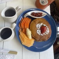Pancakes de avena y fruta + smothie watermelons  at Changomango in Merida