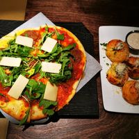 Sg Peperoni pizza and garlic knots at Virtuous Pie in Victoria