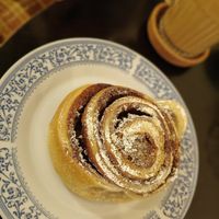 Cinnamon roll at Odete Bakery in Porto