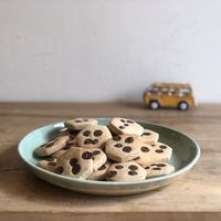 Vegan carob chip cookies at Onibus Coffee in Tokyo