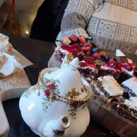 Zoete ronde van luxe high tea at De Gillende Keukenmeiden in Zwolle