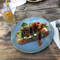 Vegan BBQ chicken toast  at De Gillende Keukenmeiden in Zwolle