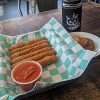 Mozzarella sticks appetizer at The Fix in Kansas City