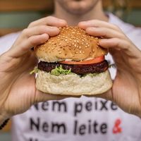 Burguer de feijão  at Le Fleur Burger in Lajeado
