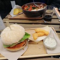 Les scampis étaient une totale réussite (comme le reste, mais j'ai été bluffée) 💚 at Loving Hut in Louvain-la-neuve