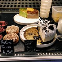 Vegan desserts at Le Tres Superbe in Chartres