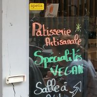 Vegan specialties at Le Tres Superbe in Chartres
