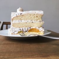cake! (2016) at Cafe Vux in Berlin
