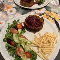 Potato et fêta, red onions and Paprika quiche (bien relevée) et la Fenikel (fennel) et champignon quiche (un régal)  at Vegan Vacation in Bergen