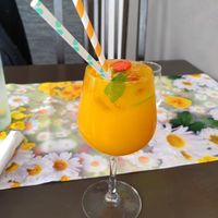 Mango lime tonic at Vegan Vacation in Bergen