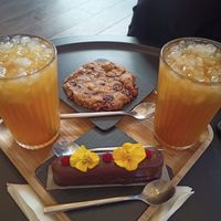 Cookie, ice tea, dessert "l' imprevedibile' at Be Nuts in Brussels