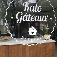Outside at Kato Gâteaux in Mechelen