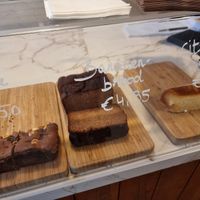 Counter at Kato Gâteaux in Mechelen